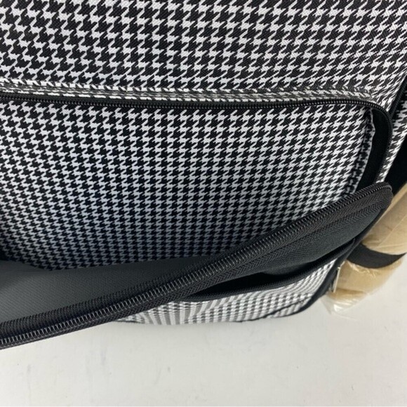 Picnic at Ascot Picnic Backpack with removable blanket for four - Picture 6 of 10